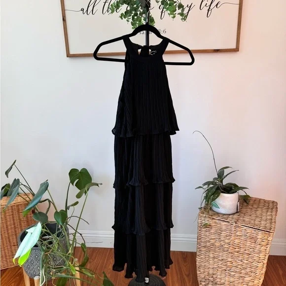 Beautiful new with tags size small Jessica flowy ruffles tiered dress - Picture 4 of 8